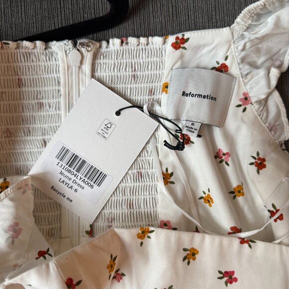 Reformation Jeune Dress, Size 6, White w flowers - Picture 4 of 4